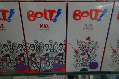 Bolt!のMAX（左）とSlim（右）