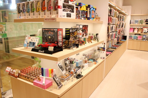07_unicase_hajyuku_960