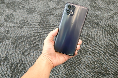 211012_motorola_edge20_fusion_10_960