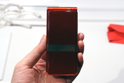 ARROWSケータイ F-05G