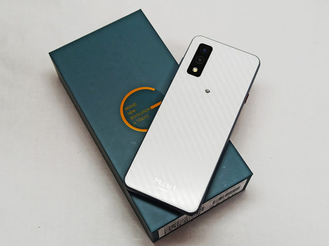 スマートフォン本体 Mode1 Grip ＋Style、幅56mmのコンパクトスマホ「mode1 GRIP」10月10日発売