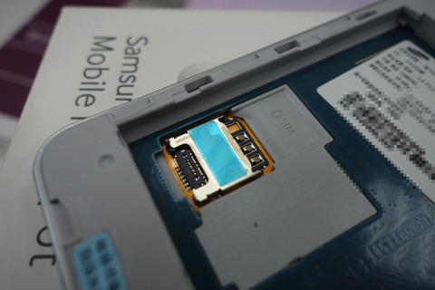 05 SIMカードはmicroSIM