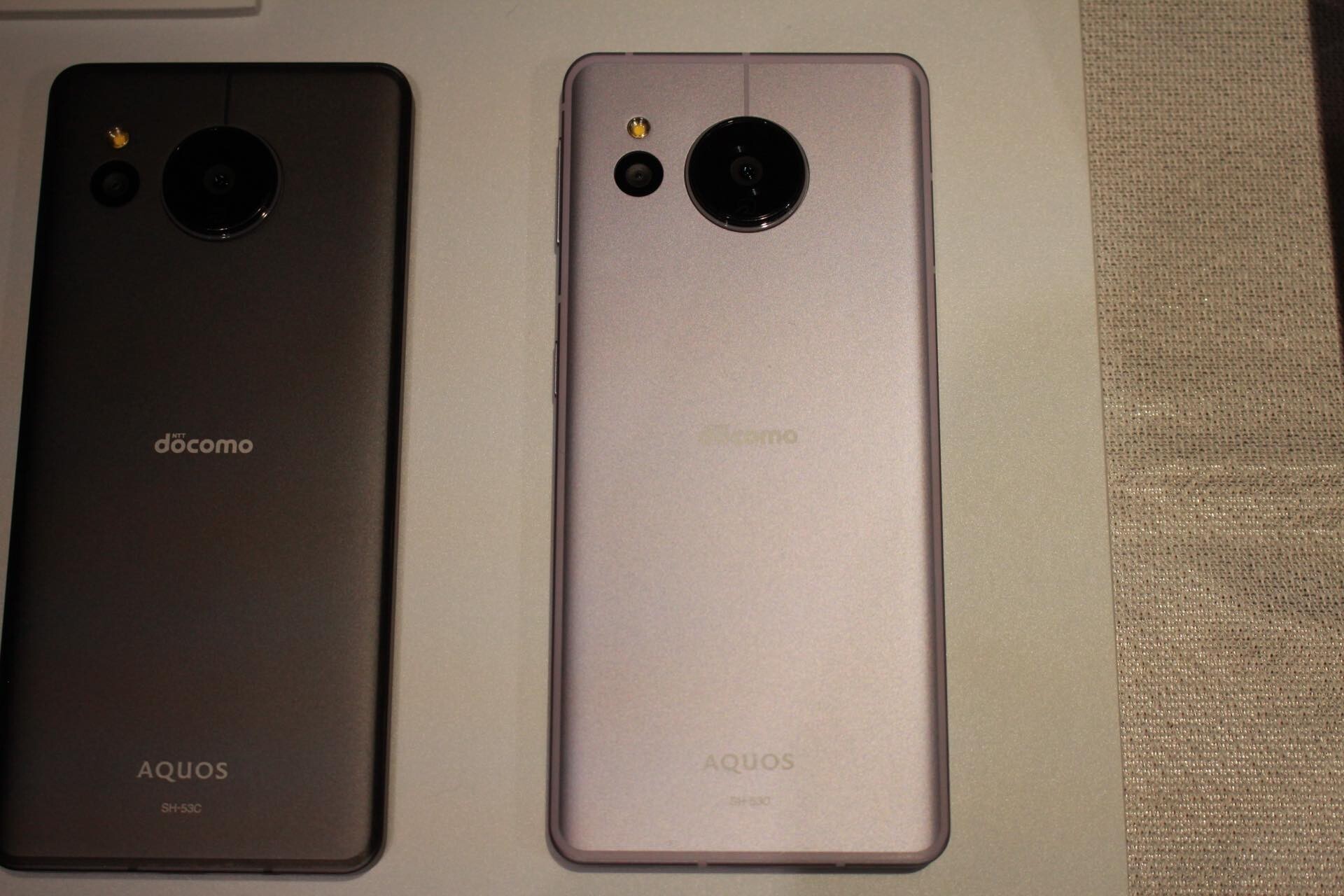 カメラ強化の5G対応スタンダードスマホ「AQUOS sense7」を写真と動画で