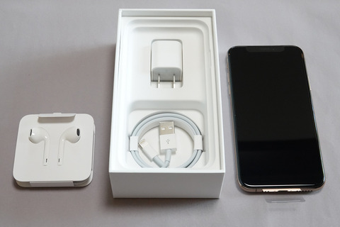 iphone-xs-open-003