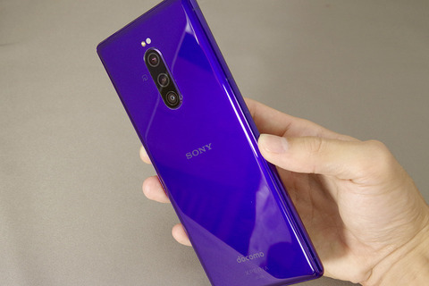 xperia1-review1-gloss