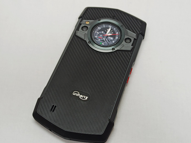 物理QWERTYキーボード搭載のストレート型スマホ「Uniherz Titan Slim