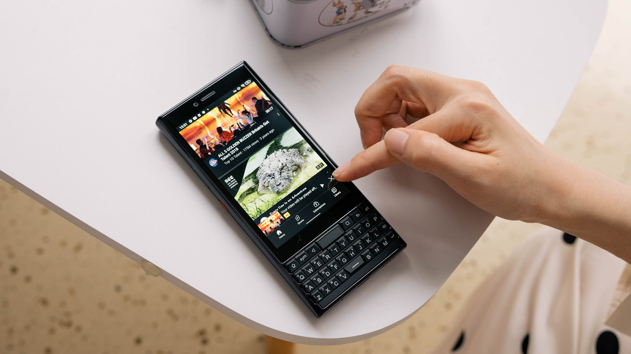 Unihertz、縦長になったQWERTYキーボード搭載スマホ「Titan Slim」の