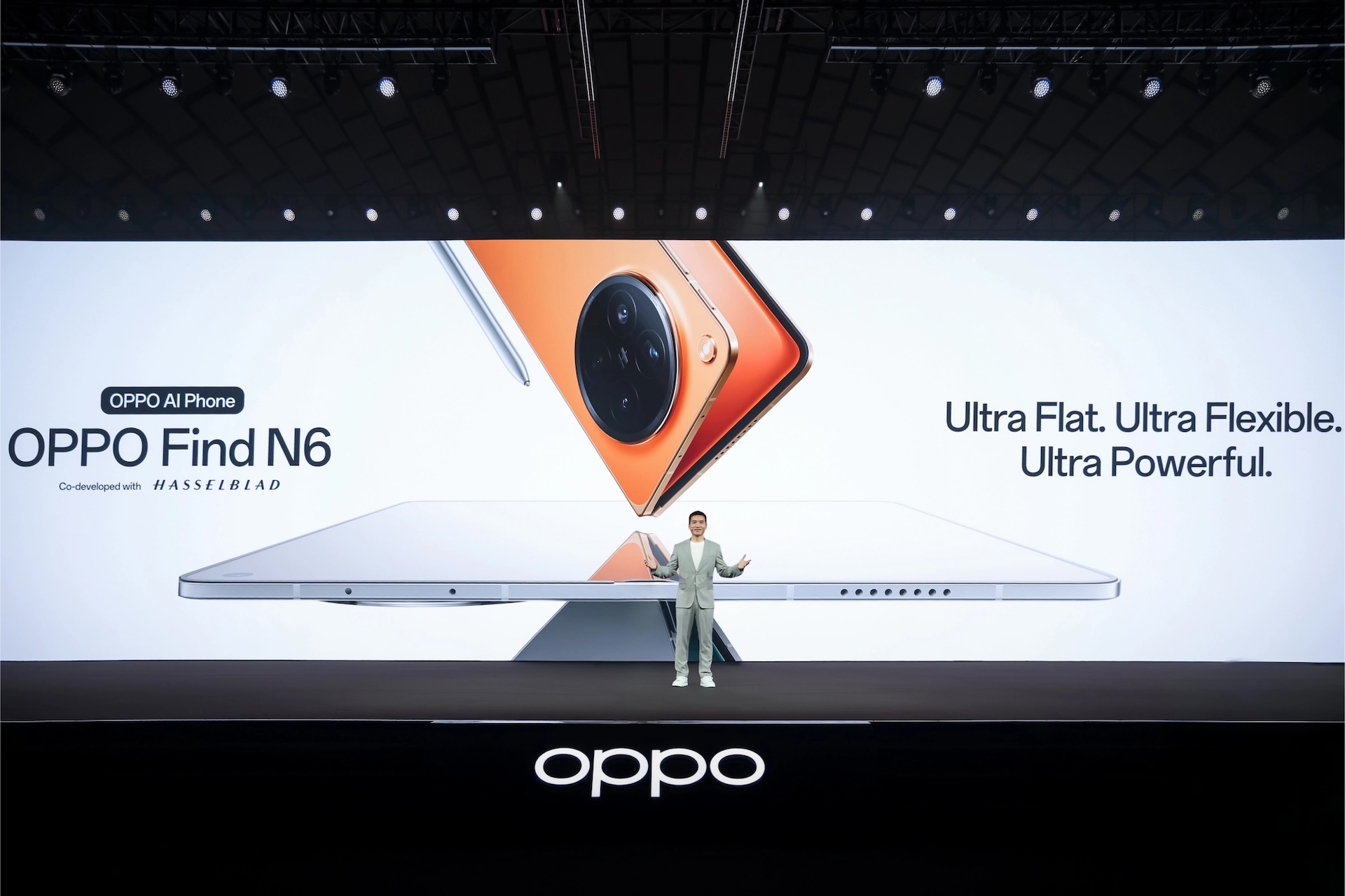 新しい写真をアップしましたので、そちらからご確認ください！！ 横開きな新フォルダブルスマホ「OPPO Find N6」が発表！“折り目なし”と