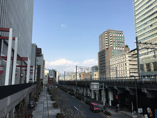 i02