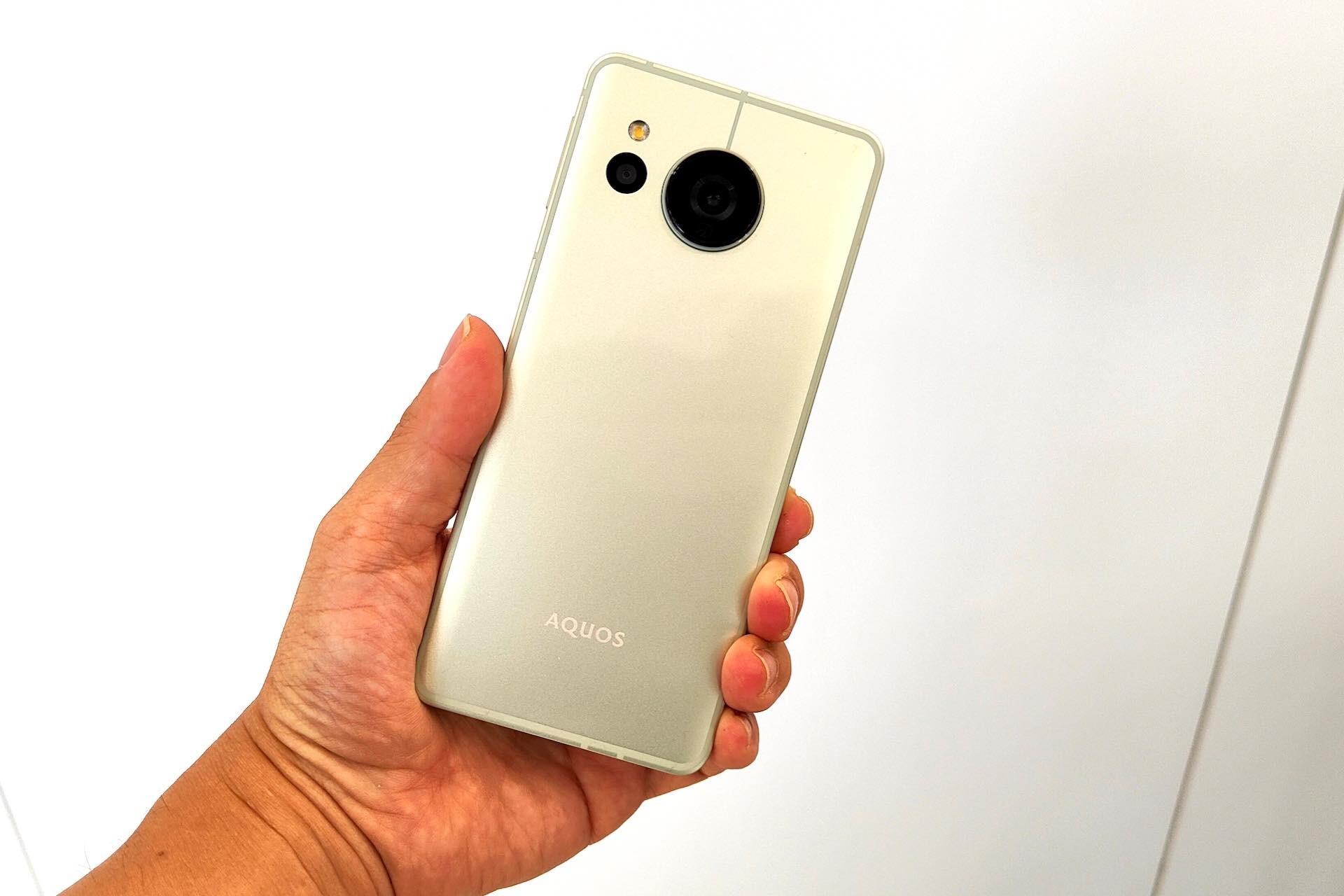 楽天モバイル、スタンダードスマホ「AQUOS sense8 SH-M26」にAndroid