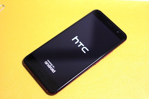 HTC U11 SIMフリー 02