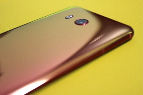 HTC U11 SIMフリー 04