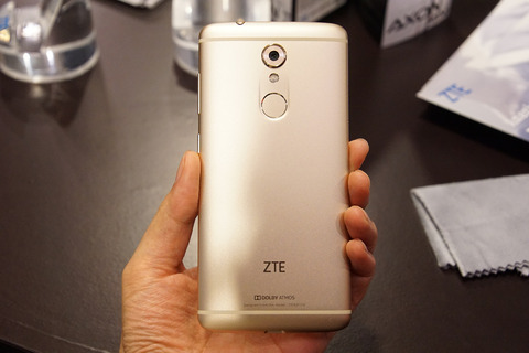 axon7mini-011